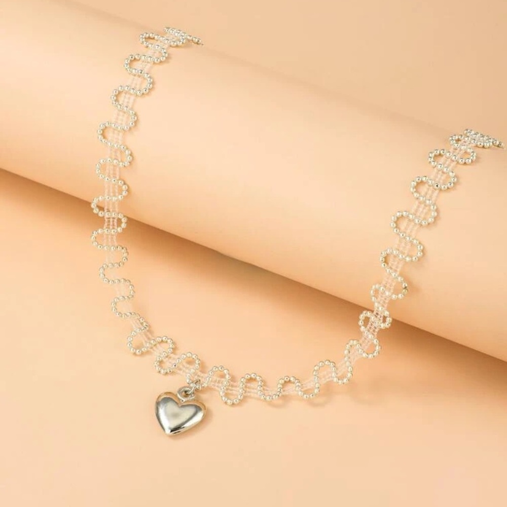 💜 Awesome Metallic Heart Wavy Glass Beaded Choker 💜